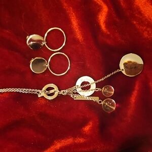 Elegant Silver and Clear Beads Pendant Necklace And Silver Matching Earrings